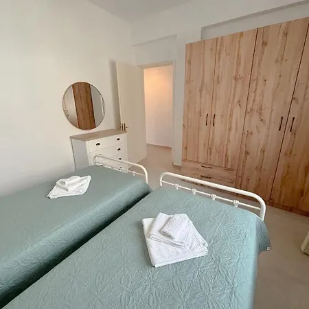 Maria's Town House With Private Parking * Skiathos